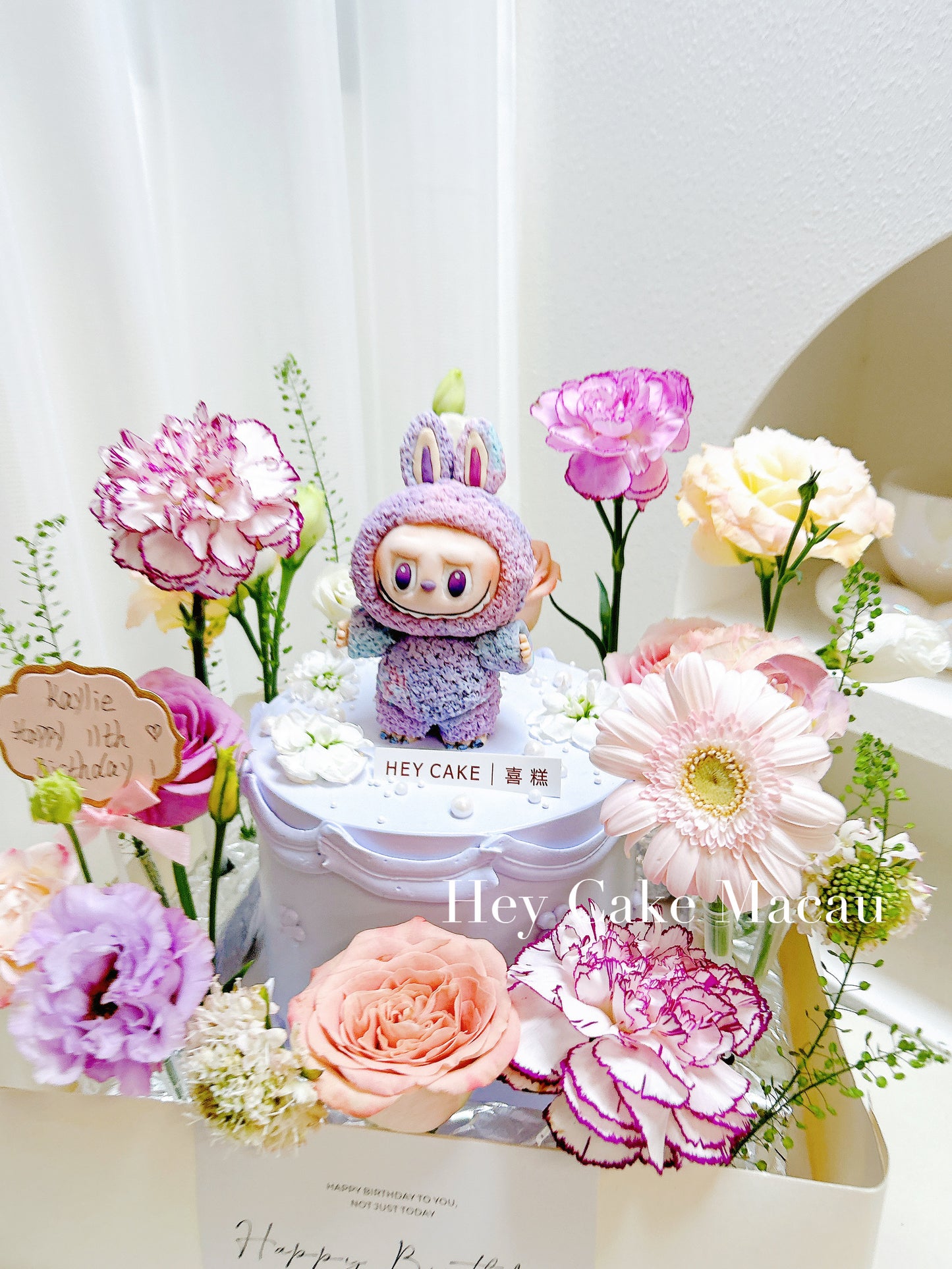 翻糖Labubu 鮮花花園蛋糕 (Labubu可轉其他顏色)