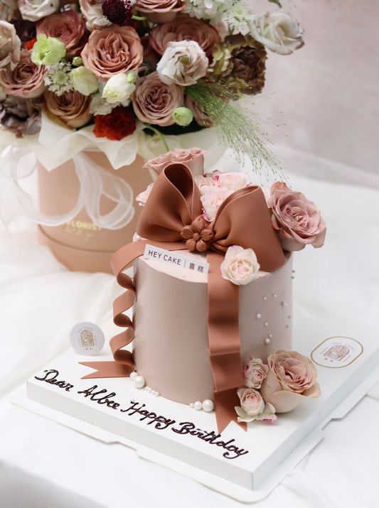 Cappucino 蝴蝶結鮮花蛋糕