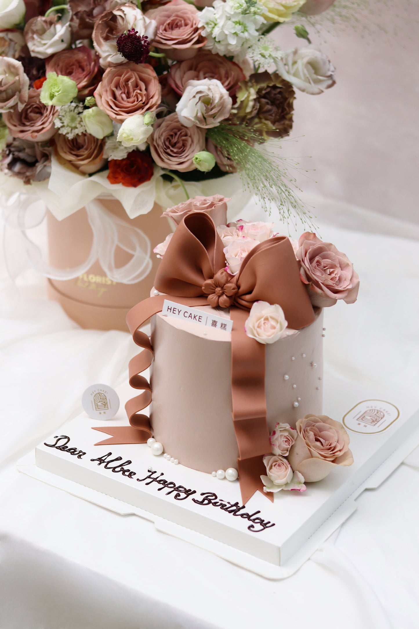 Cappucino 驚喜盒子Set (花盒和蛋糕)