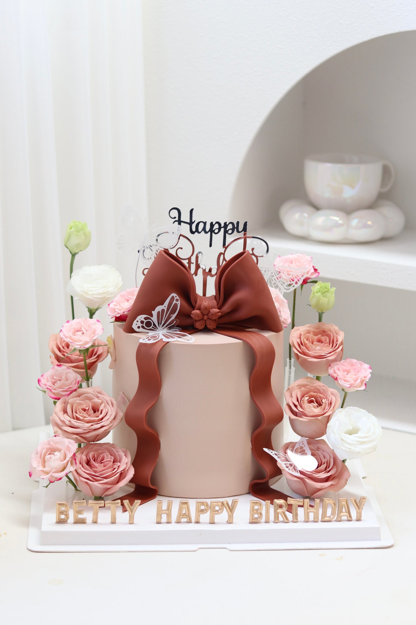 Cappucino 蝴蝶結鮮花蛋糕